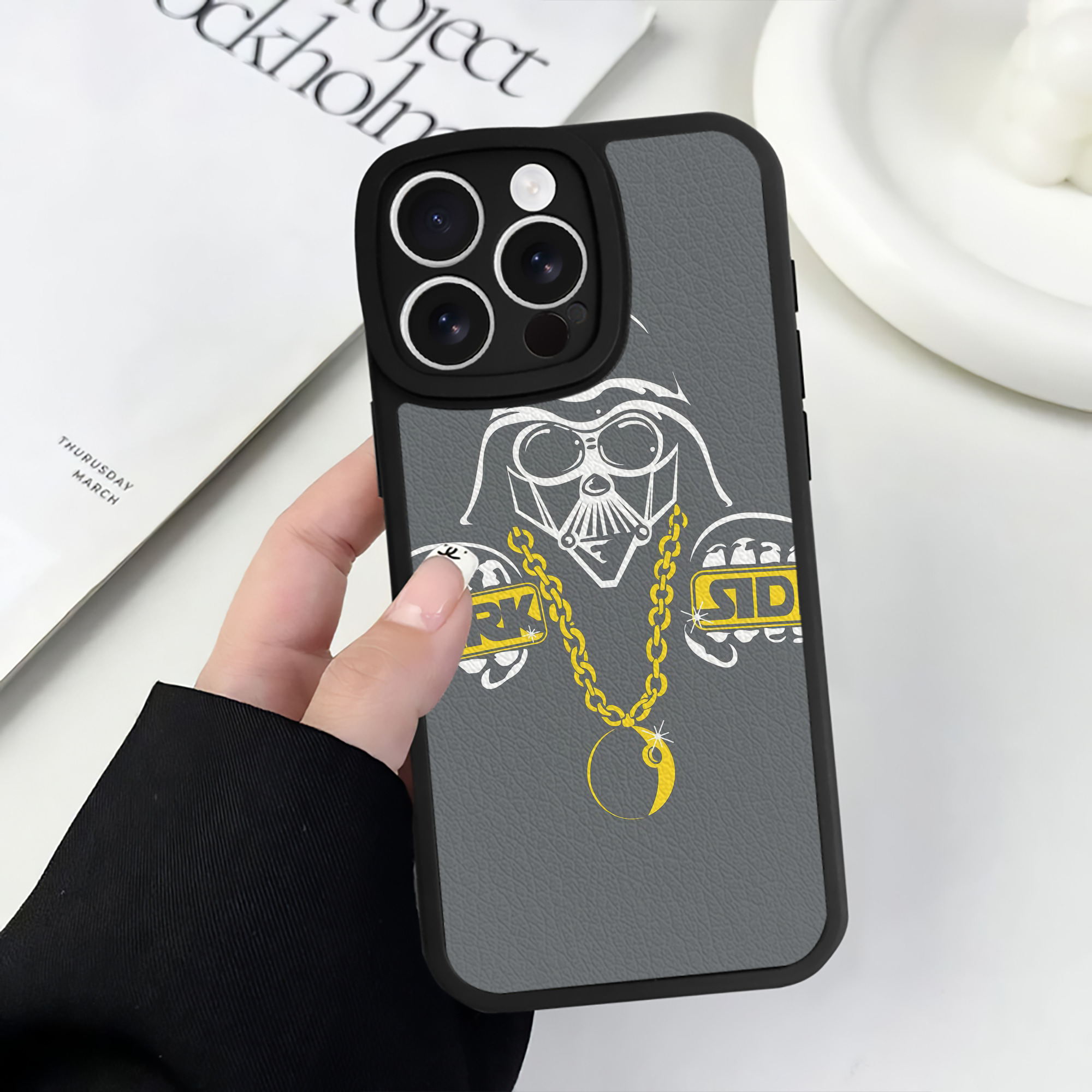 （画像用） スター・ウォーズ Star Wars 【iPhone 16シリーズ対応】シリコンスマホケース（レザー調） 材質：シリコン